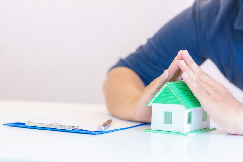 Navigating Insurance Coverage for Roof Replacements: A Step-by-Step Guide 2 Navigating Insurance Coverage for Roof Replacements in Ohio